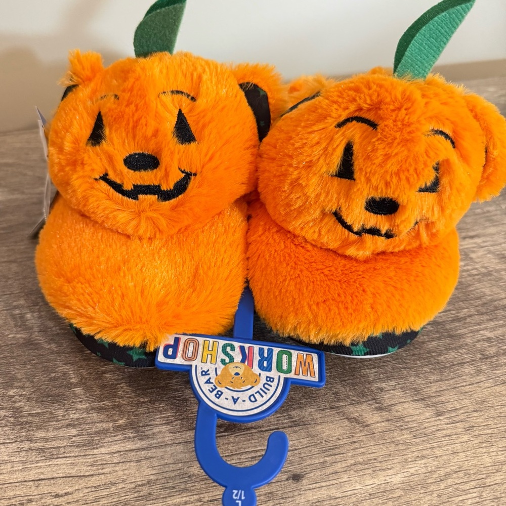 Build a Bear BAB Orange Pumpkin Bear Plush Slippers NWT Halloween Size 1-2 Kids